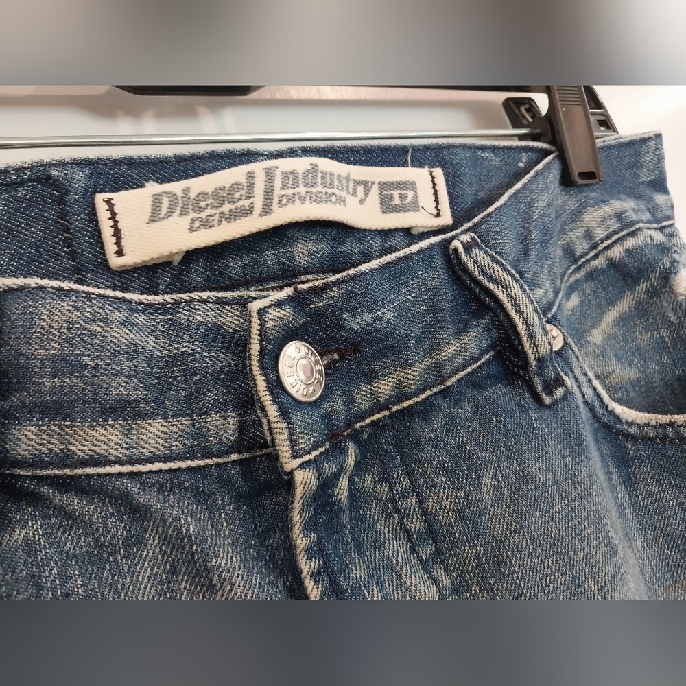 Diesel Industry Straight Leg Blue Denim Jeans Men’s Size 30x29 Distressed - Picture 4 of 16
